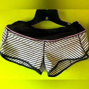 Lululemon Stripped shorts, sz 4, pre-owned